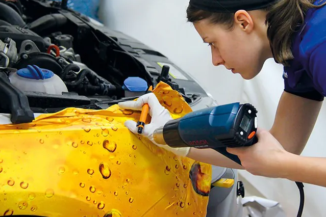 Wir machen Autobeklebungen